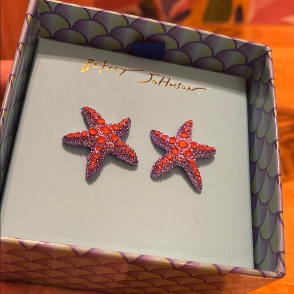 Betsey Johnson Starfish Earrings - Picture 6 of 6